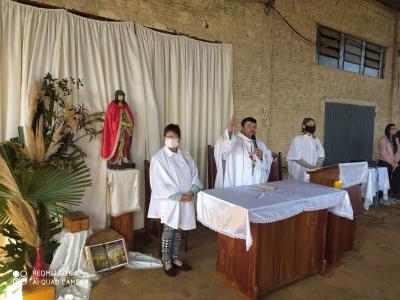 Devotos participaram da 1Âª CelebraÃ§Ã£o da Santa Missa da Festa em Louvor ao Bom Jesus em Linha Nova 
